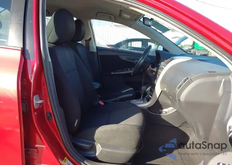 2010 Toyota Corolla S z USA, uszkodzony, nr VIN 2T1BU4EE3AC435191